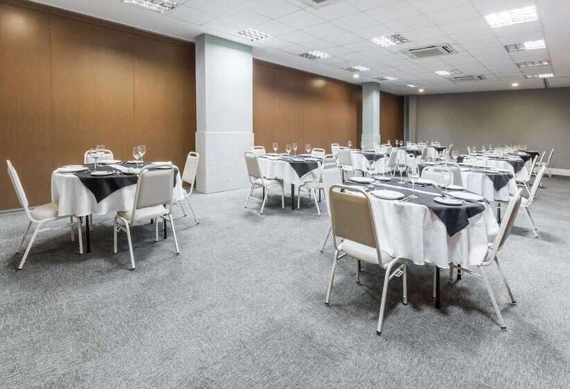 בית מלון כפרי Days Inn By Wyndham Linhares