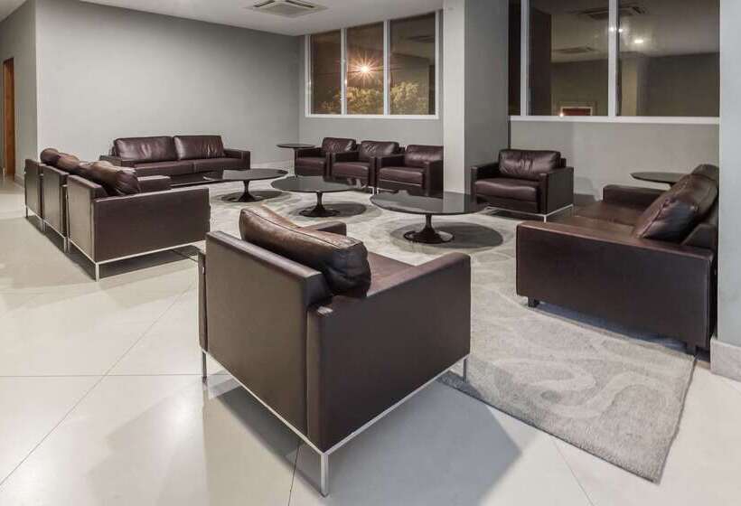 בית מלון כפרי Days Inn By Wyndham Linhares