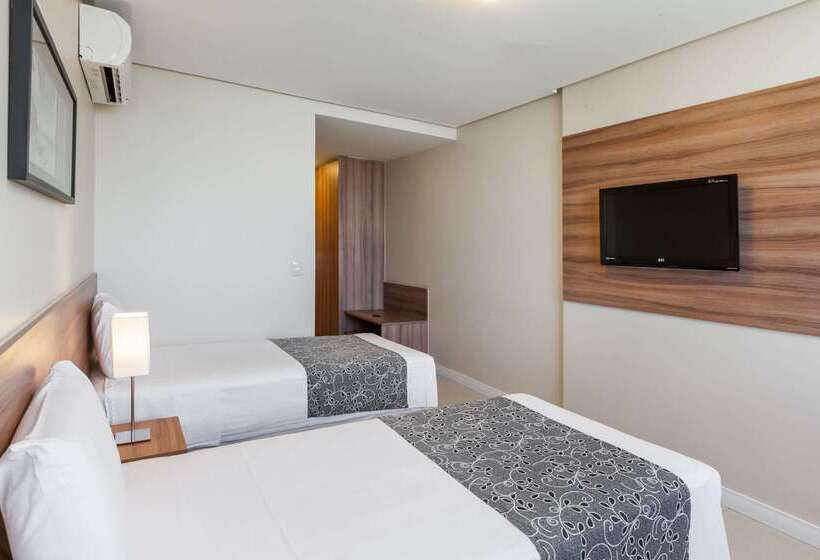 בית מלון כפרי Days Inn By Wyndham Linhares