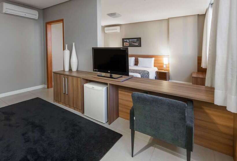 בית מלון כפרי Days Inn By Wyndham Linhares