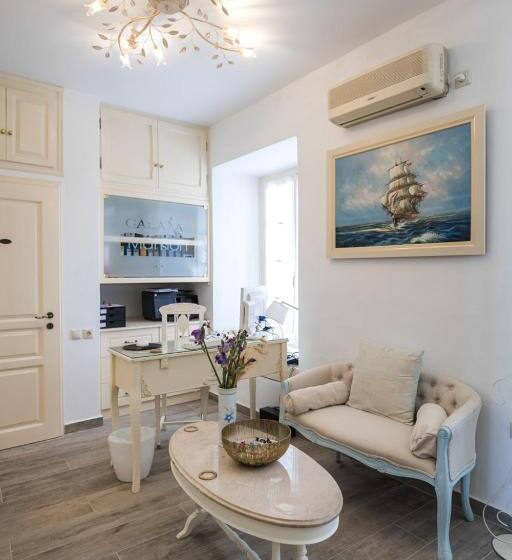 هتل Galaxa Mansion