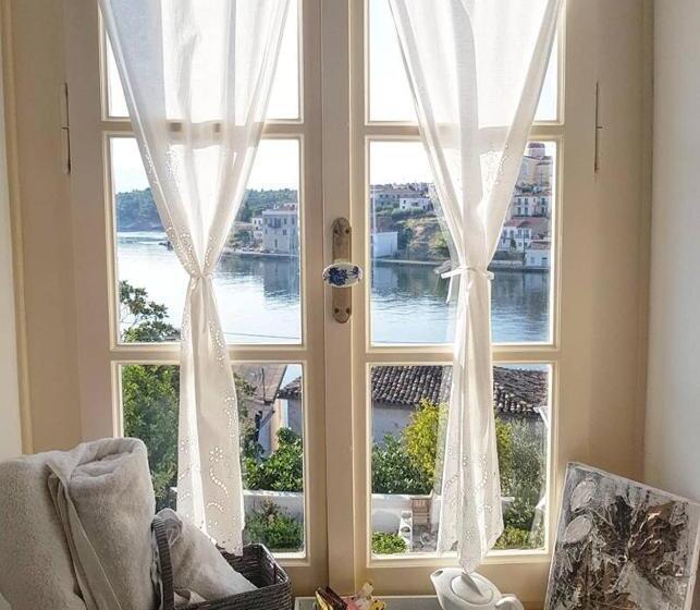 هتل Galaxa Mansion