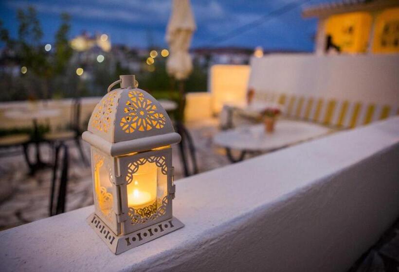 هتل Galaxa Mansion