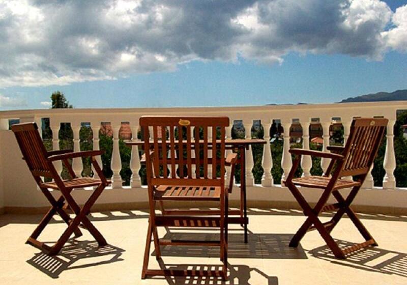 בית מלון כפרי Golden Rose Suites