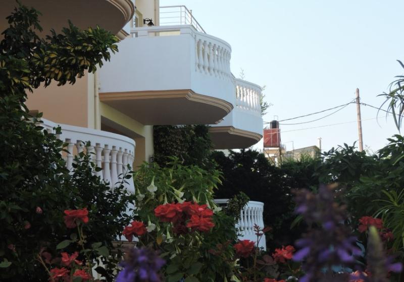 בית מלון כפרי Golden Rose Suites