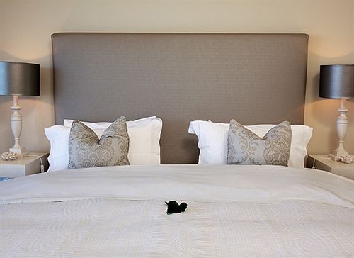 هتل Hermanus Beach Villa