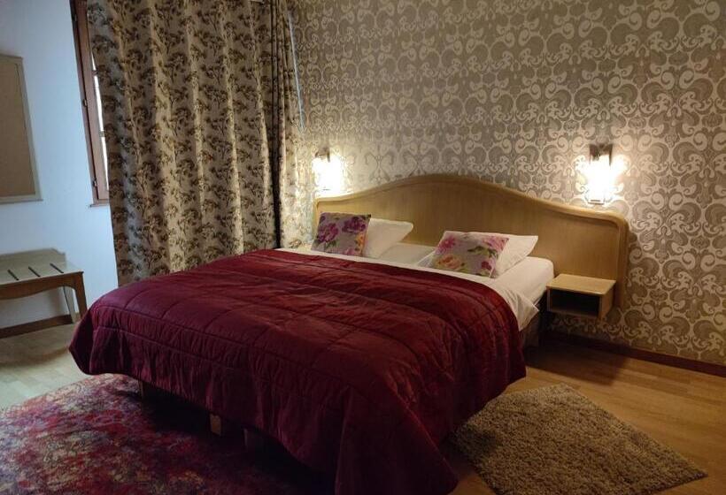 فندق Hôtel Au Lion