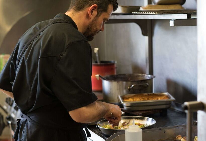 酒店 The Originals City, Hôtel Le Causséa, Castres