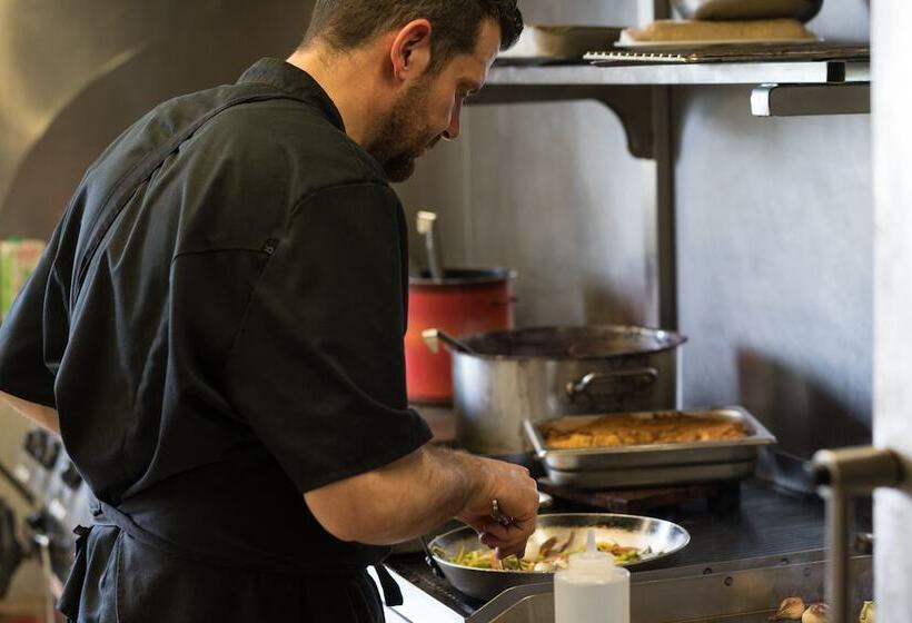 酒店 The Originals City, Hôtel Le Causséa, Castres