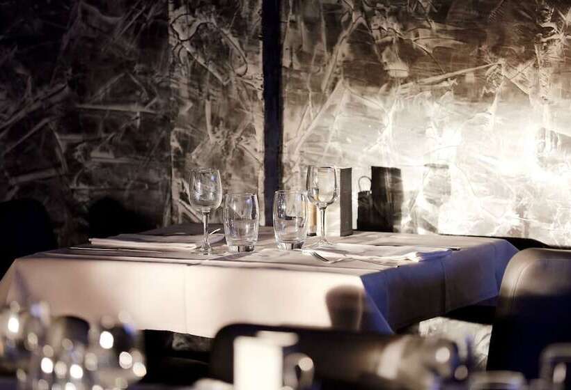 Отель The Originals City, Hôtel Le Causséa, Castres