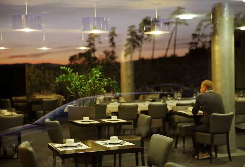 Отель The Originals City, Hôtel Le Causséa, Castres