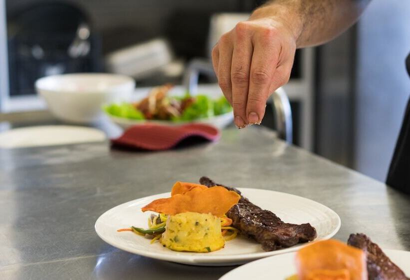 酒店 The Originals City, Hôtel Le Causséa, Castres