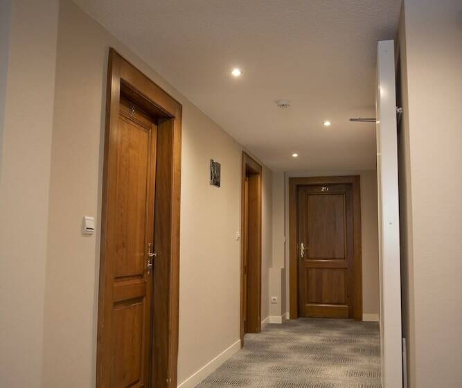 בית מלון כפרי Hôtel Restaurant Valneige