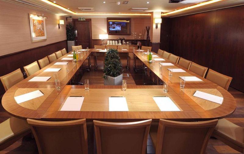 בית מלון כפרי Ingliston Country Club