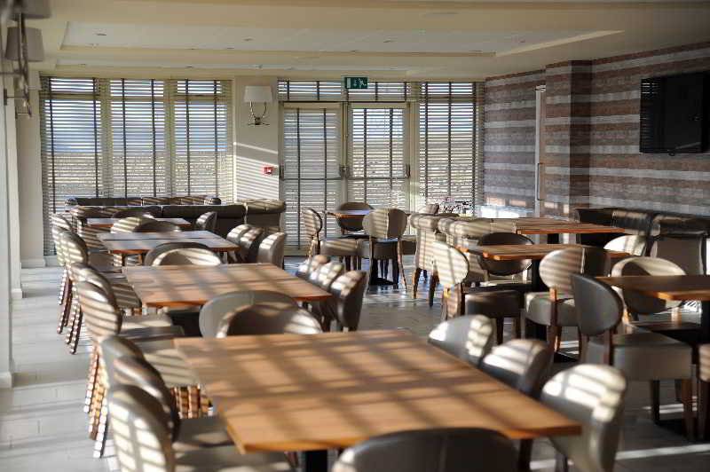 בית מלון כפרי Ingliston Country Club