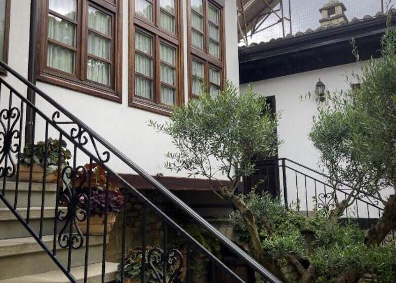 בית מלון כפרי Mangalemi