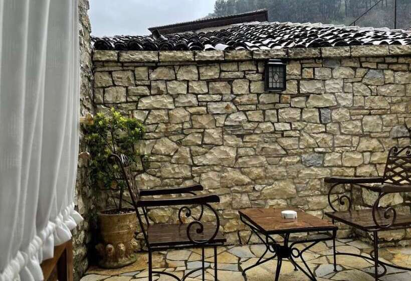 בית מלון כפרי Mangalemi