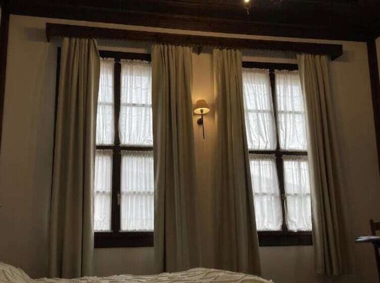 בית מלון כפרי Mangalemi