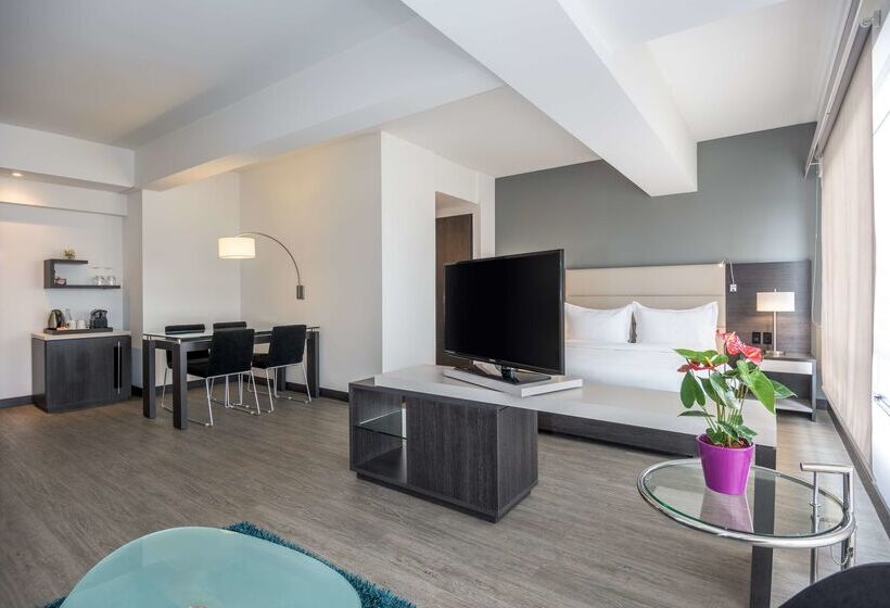 酒店 NH Bogota Urban 26 Royal