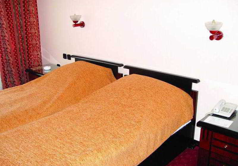 فندق Petrol Company