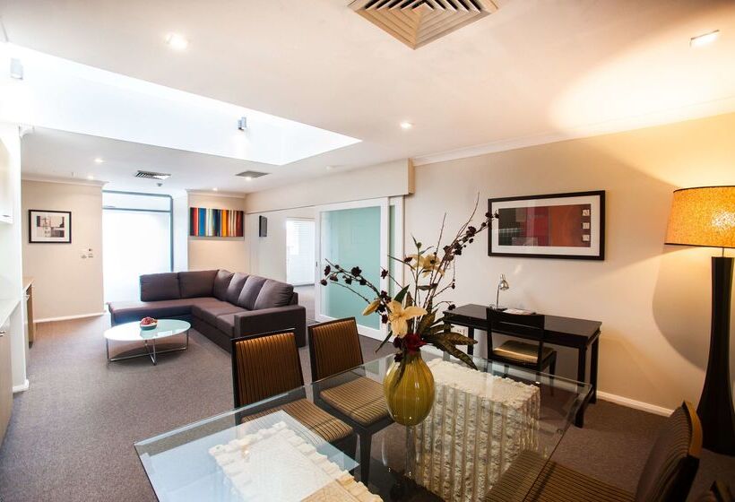 Ramada Hotel & Suites By Wyndham Cabramatta
