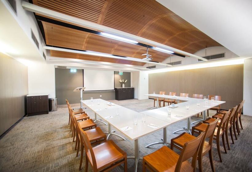 Ramada Hotel & Suites By Wyndham Cabramatta