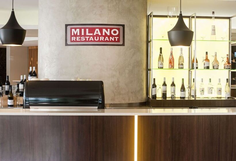 Ramada Hotel & Suites By Wyndham Cabramatta