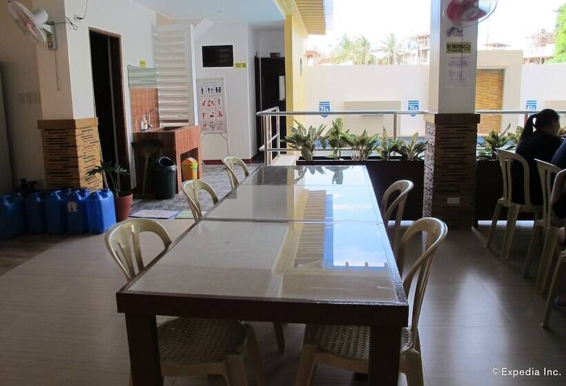 호텔 Sea Jewel Beach Resort Puerto Galera