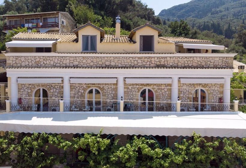 Sebastians Family Hotel & Taverna