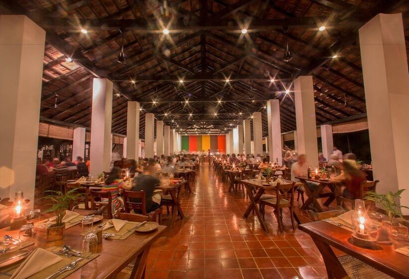 酒店 Sigiriya Village