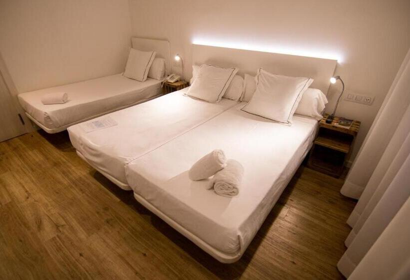 Отель Som Nit Born