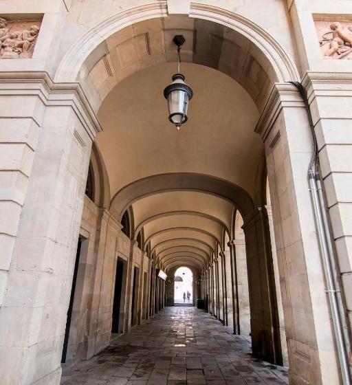 Отель Som Nit Born