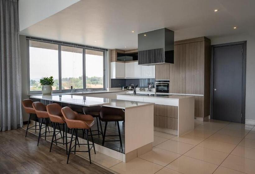 호텔 The Capital Empire