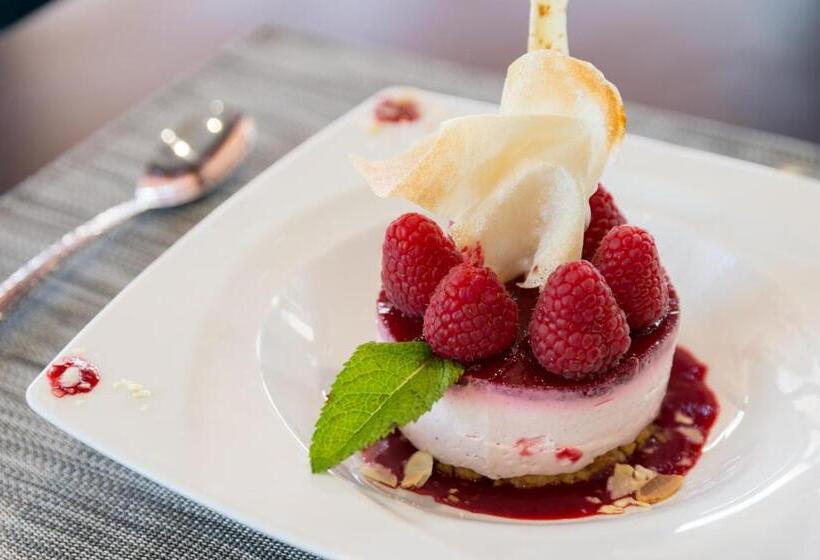 Отель The Originals Boutique, Hôtel Le Cap, Gap Sud