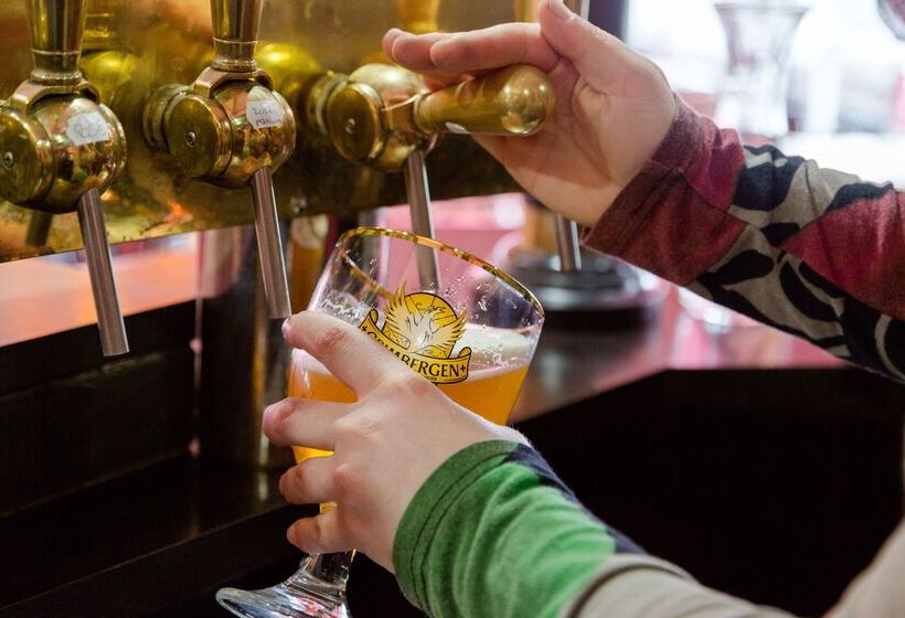 Отель The Originals City, Hôtel L  Acropole, Saintetienne Sud