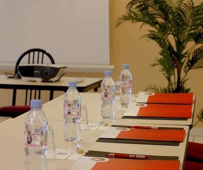 Отель The Originals City, Hôtel L  Acropole, Saintetienne Sud