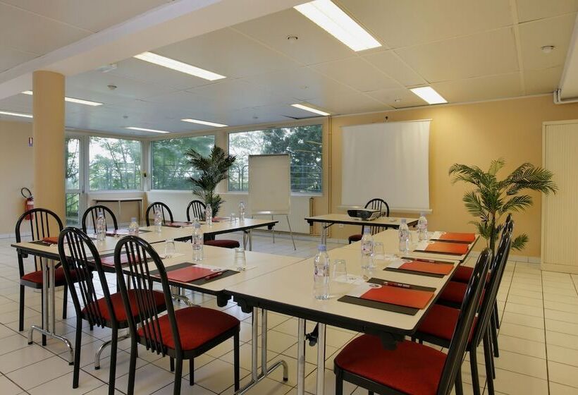 Отель The Originals City, Hôtel L  Acropole, Saintetienne Sud