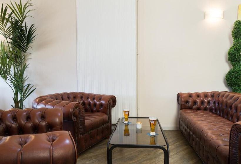 Отель The Originals City, Hôtel L  Acropole, Saintetienne Sud