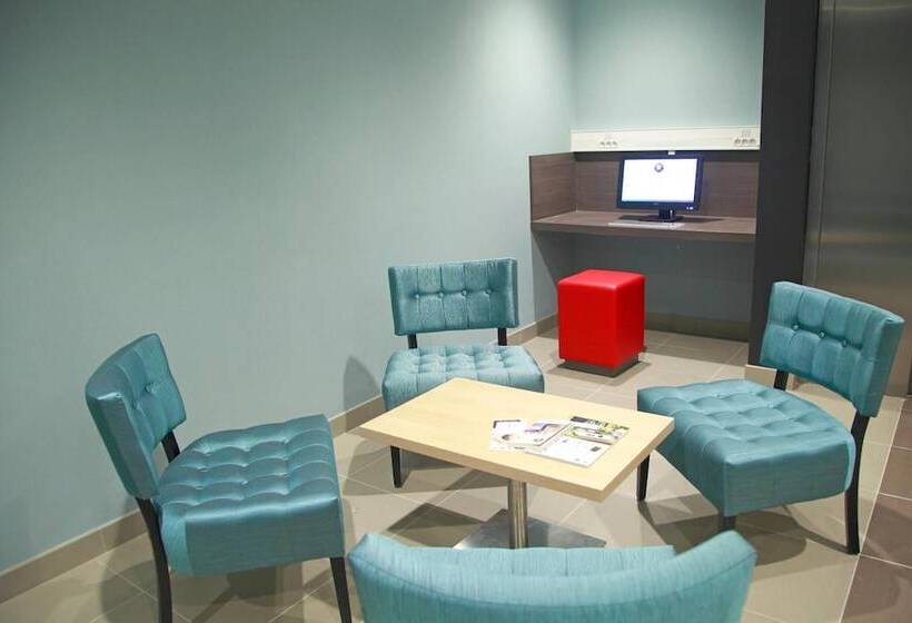 בית מלון כפרי The Originals City, L Haut  Aile, Coquelles Calais Tunnel S/manche L Hautaile