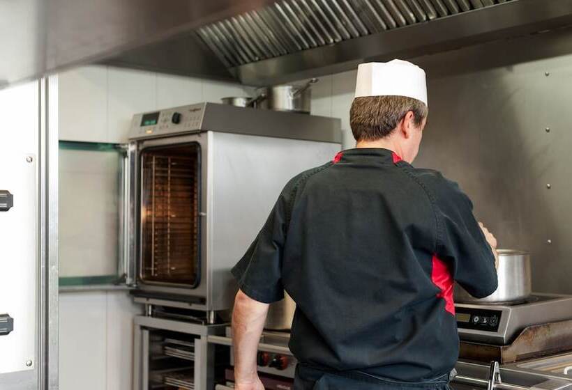 בית מלון כפרי The Originals City, L Haut  Aile, Coquelles Calais Tunnel S/manche L Hautaile