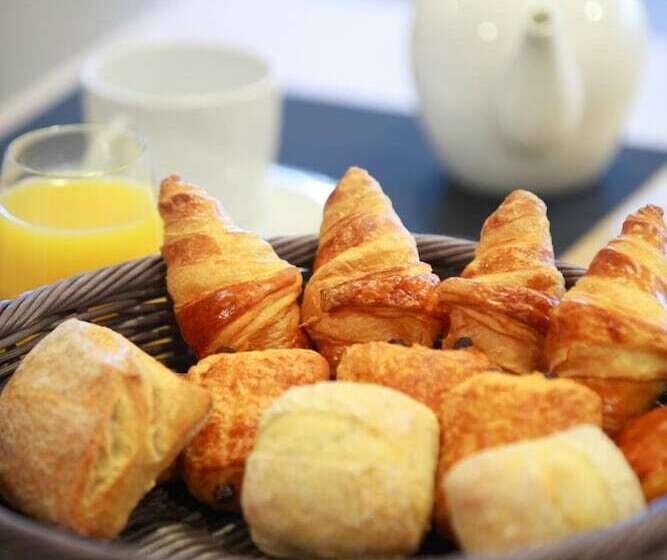 בית מלון כפרי The Originals City, L Haut  Aile, Coquelles Calais Tunnel S/manche L Hautaile