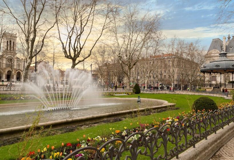 Отель Urban Style, Hôtel Le Cheval Noir, Saint étienne