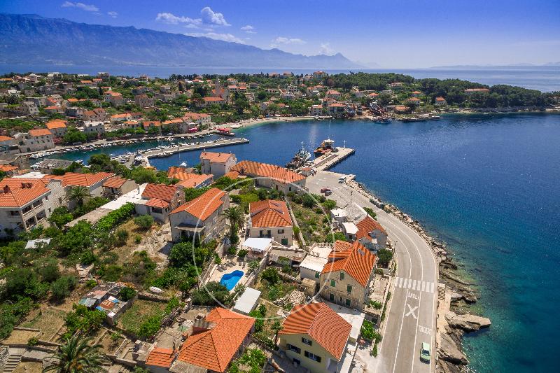 Hotel Villa Mir Vami With Private Pool And Just Few Steps Away From The Sea