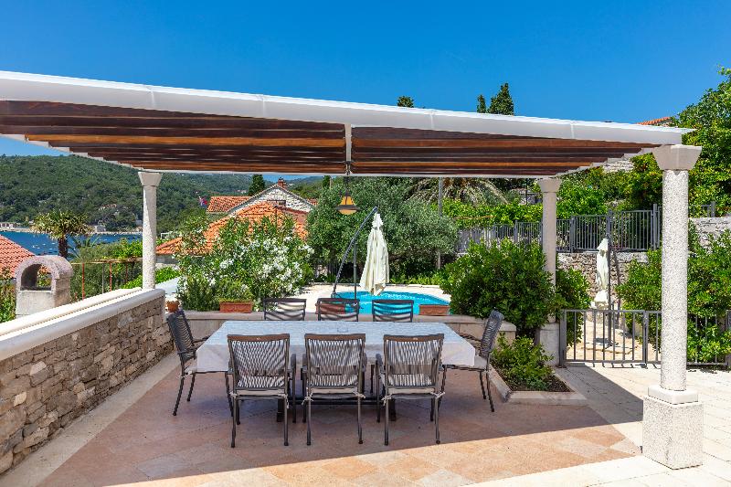 Hotel Villa Mir Vami With Private Pool And Just Few Steps Away From The Sea