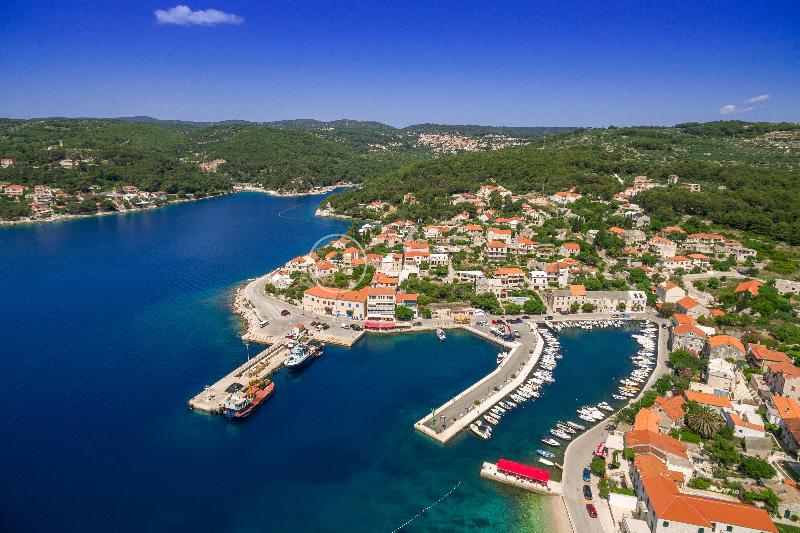 Hotel Villa Mir Vami With Private Pool And Just Few Steps Away From The Sea