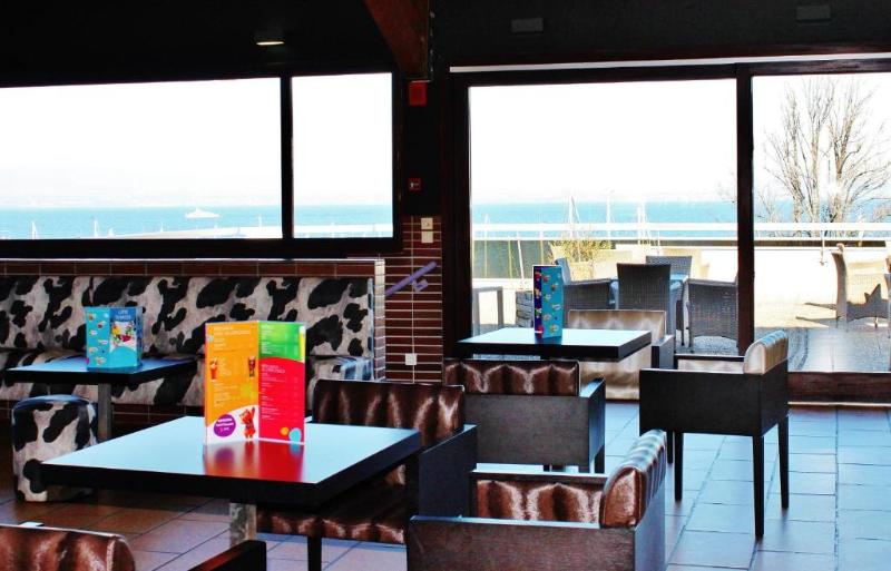 ホテル Vvf Lac Leman Evianlesbains