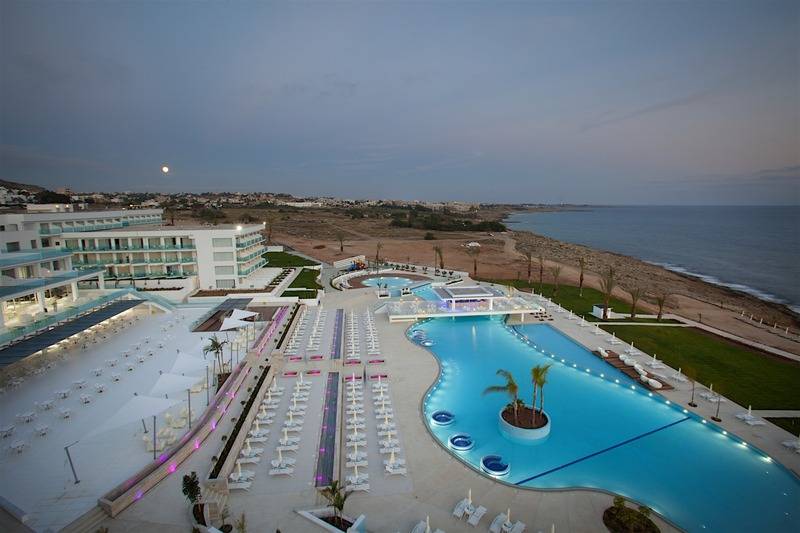 King Evelthon Beach Hotel & Resort