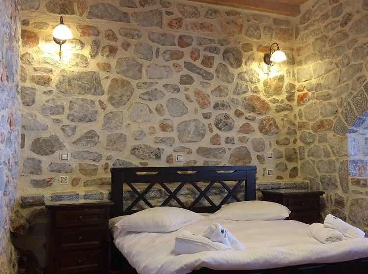 Achelatis Traditonal Guest House