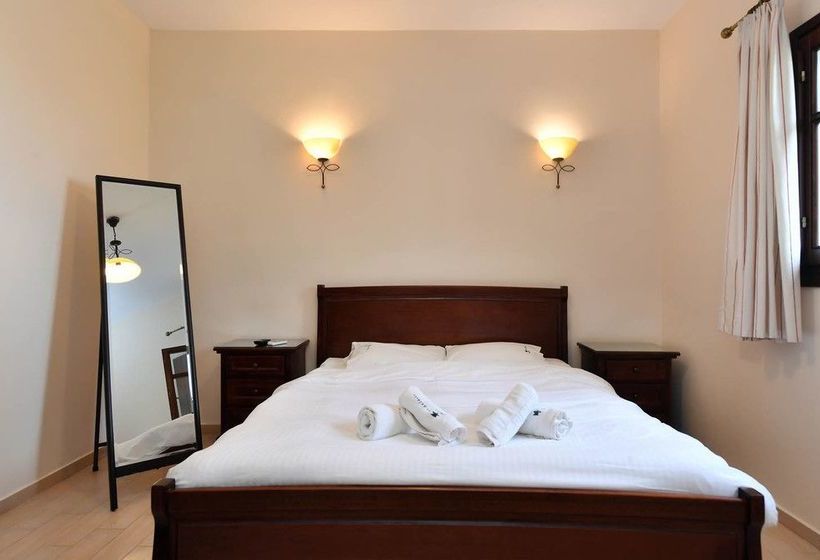 Achelatis Traditonal Guest House