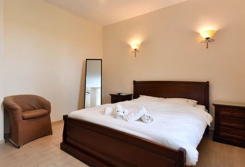 Achelatis Traditonal Guest House